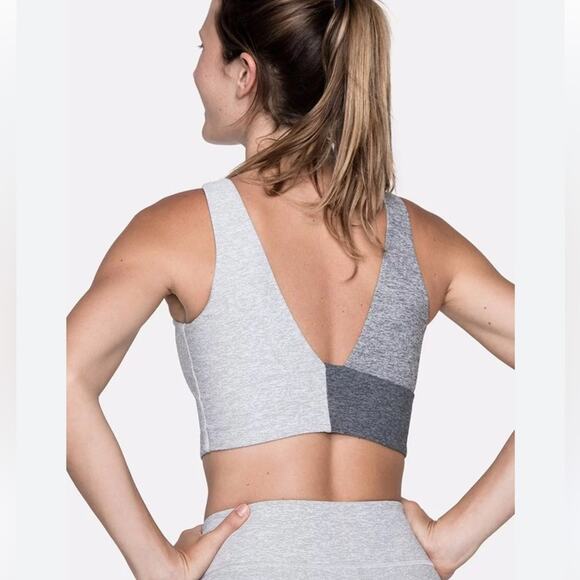 Outdoor Voices Tops - Outdoor Voices Venus Colorblock Crop Top S Grey